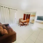 Aptos Em Condominio Frente Mar Na Praia De Taperapua, Atravessou A Rua Esta Na Praia, Aptos Com 2 Quartos Com Ar Condicionado, Internet Privativa 300Mbps, 1 Vaga De Garagem, Acomodam Ate 6 Pessoas
